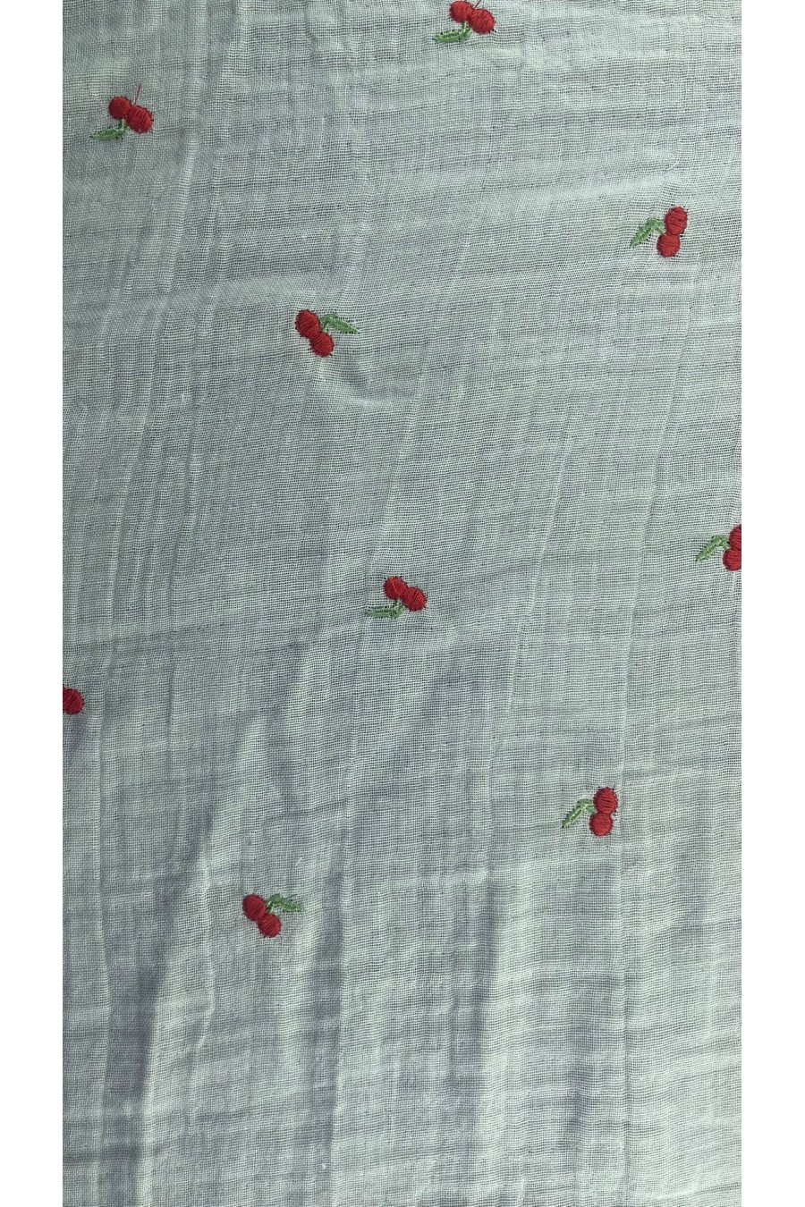 22038 BRODE/YERLİ/LEZ/MÜSLİN/PAMUK POLYESTER/KİRAZ NAKIŞLI/HAM ZEMİN/AÇIK KIRMIZI-AÇIK YEŞİL KİRAZ