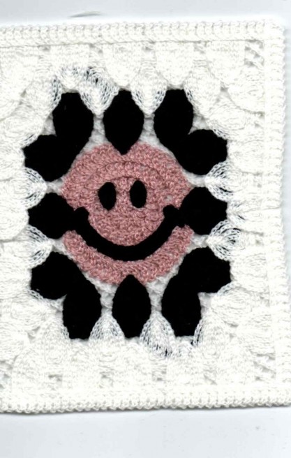 Gülen Yüz Tığ İşi Aplik