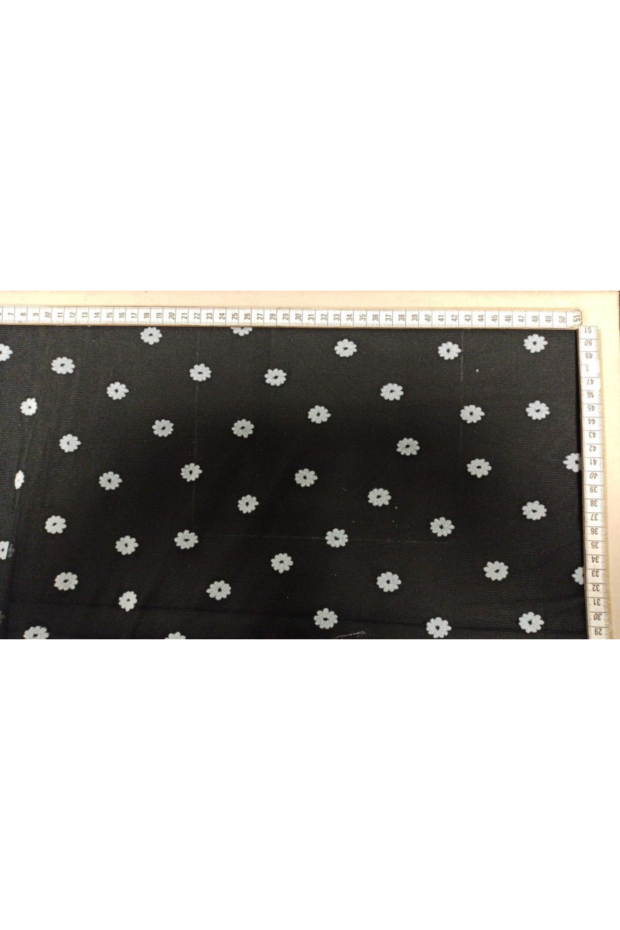 Siyah Zemin Beyaz Flok Baskı Tül