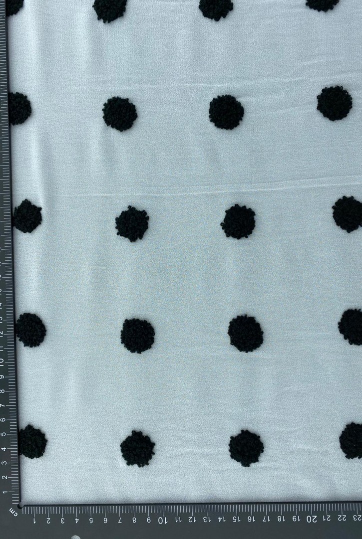 Beyaz Zemin Siyah Ponponlu Şifon Kumaş