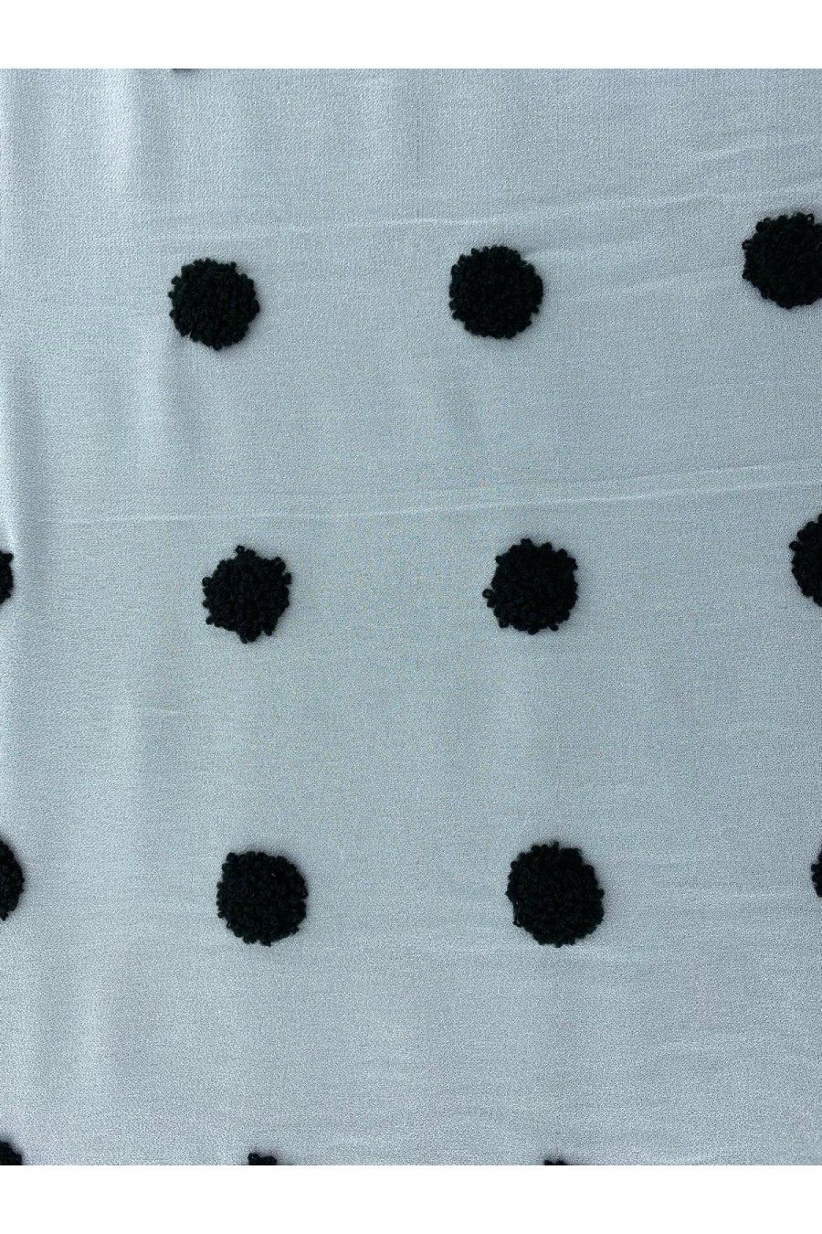 Beyaz Zemin Siyah Ponponlu Şifon Kumaş