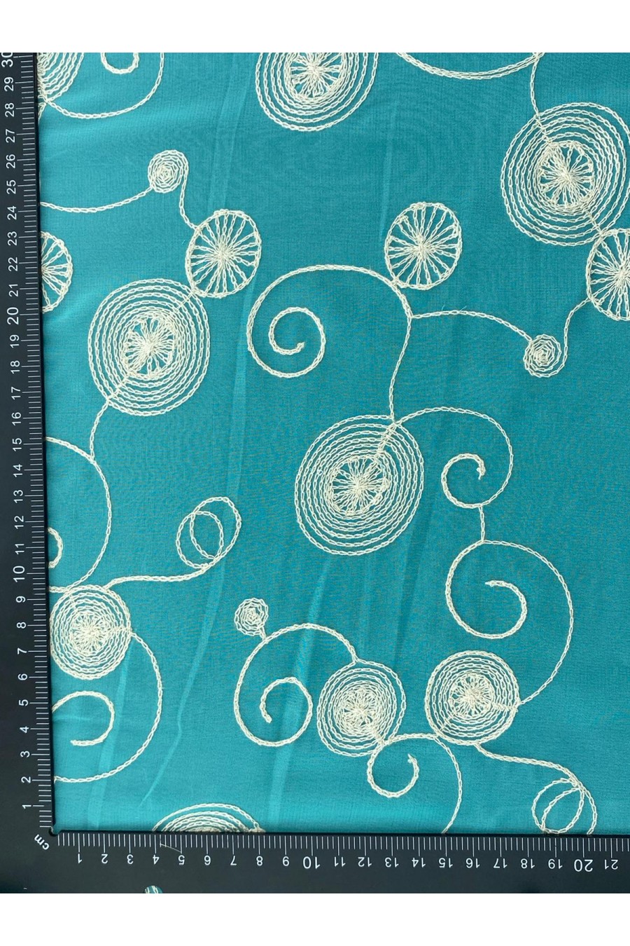 Mint Zemin Krem İplikli Şifon Brode