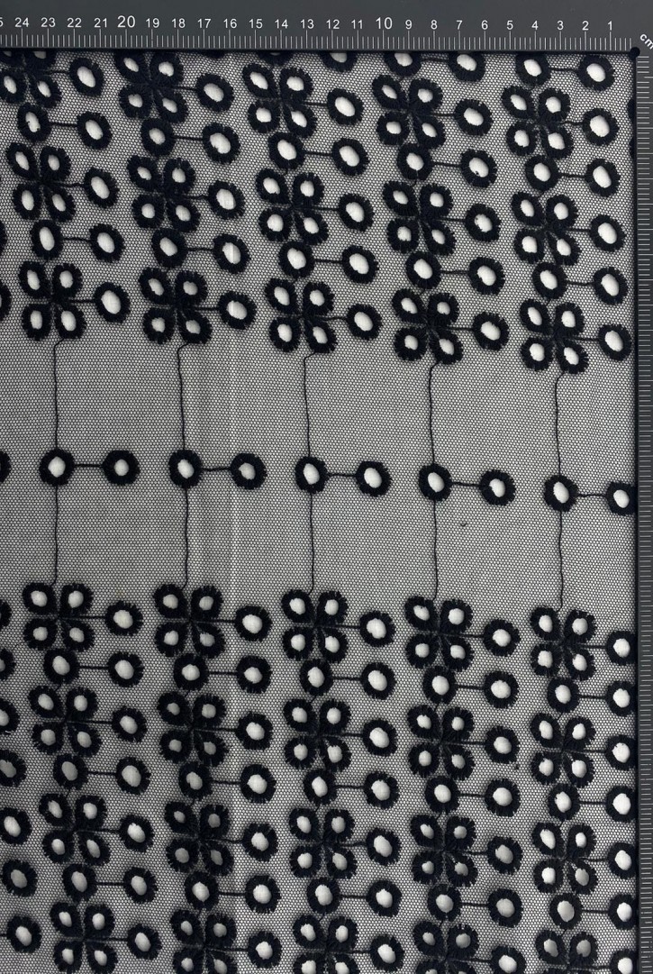 Siyah Tül Üzeri Brode, 150 cm