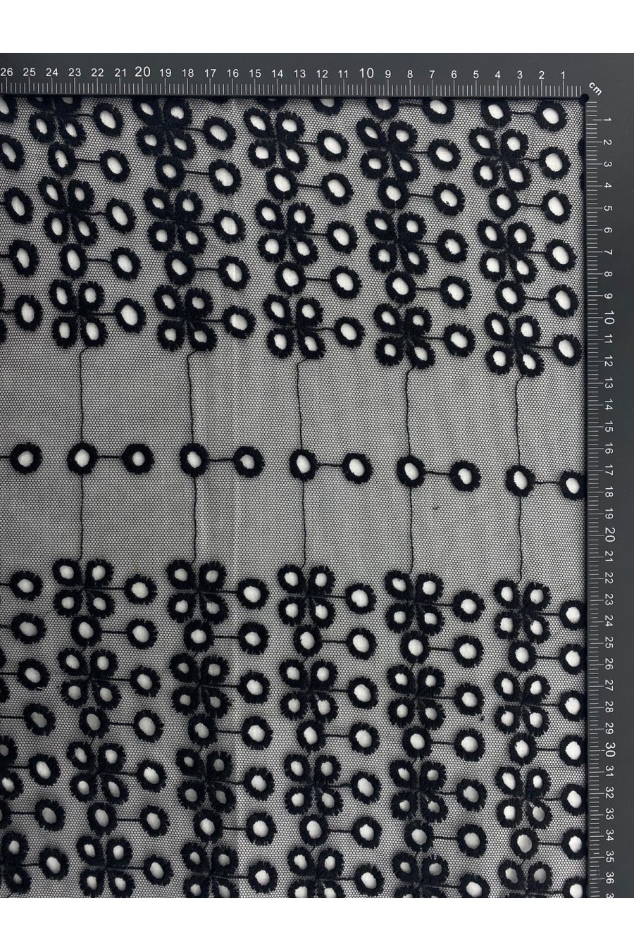 15835-METRE Siyah Tül Üzeri Brode, 150 cm