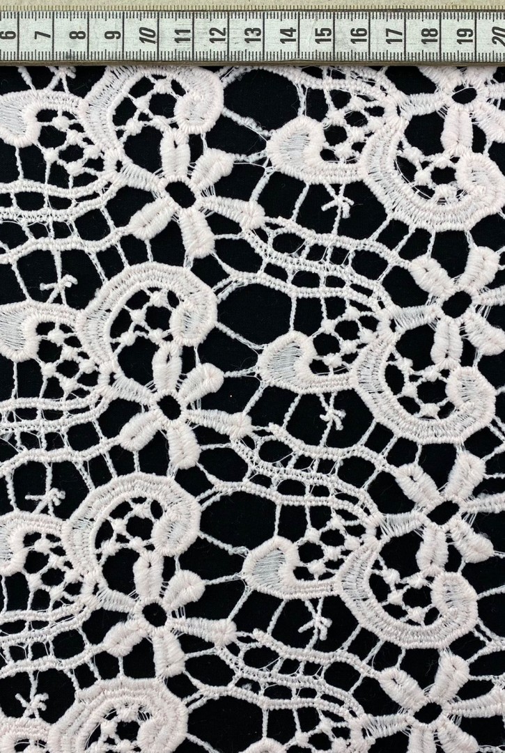 Pembe Mat Polyester Brode Kumaş - İthal