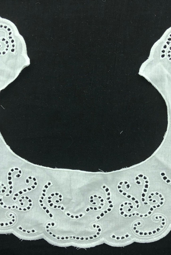 Bohrer Detaylı Kasar İşlemli Simit Yaka Vual Brode