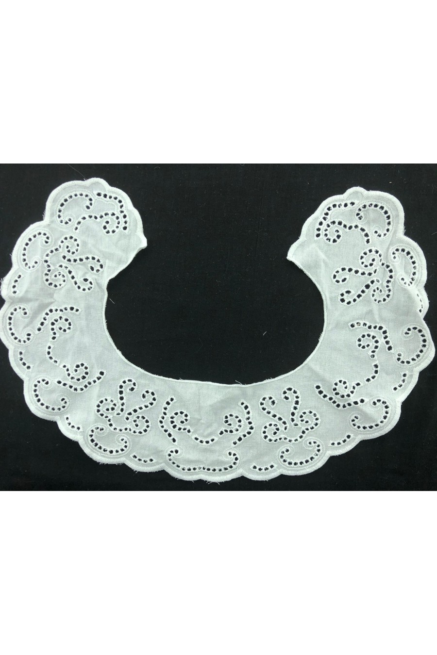 Bohrer Detaylı Kasar İşlemli Simit Yaka Vual Brode