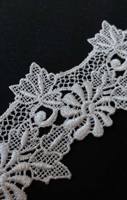 Optik Kasar Parlak Güpür Brode Bant, 5.5 cm