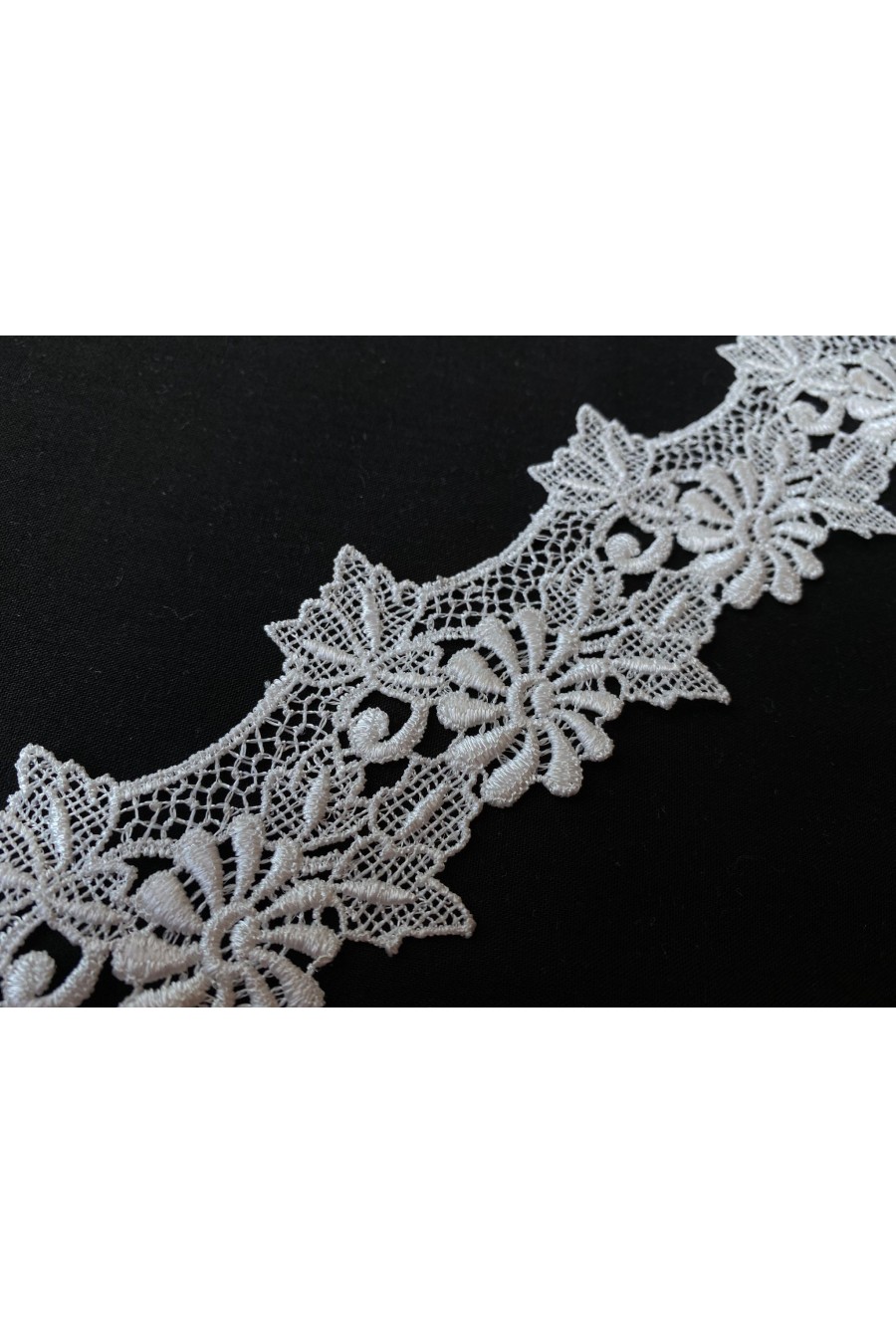 Optik Kasar Parlak Güpür Brode Bant, 5.5 cm