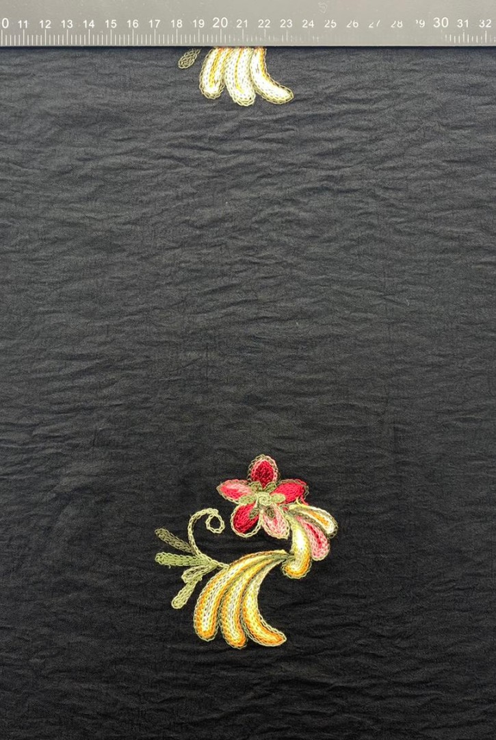 Siyah Zemin Renkli Nakışlı Aerobin Kumaş