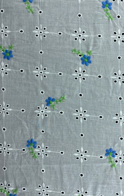 Mavi-Yeşil Çiçek Nakışlı Kasar Brode Kumaş - 135 cm