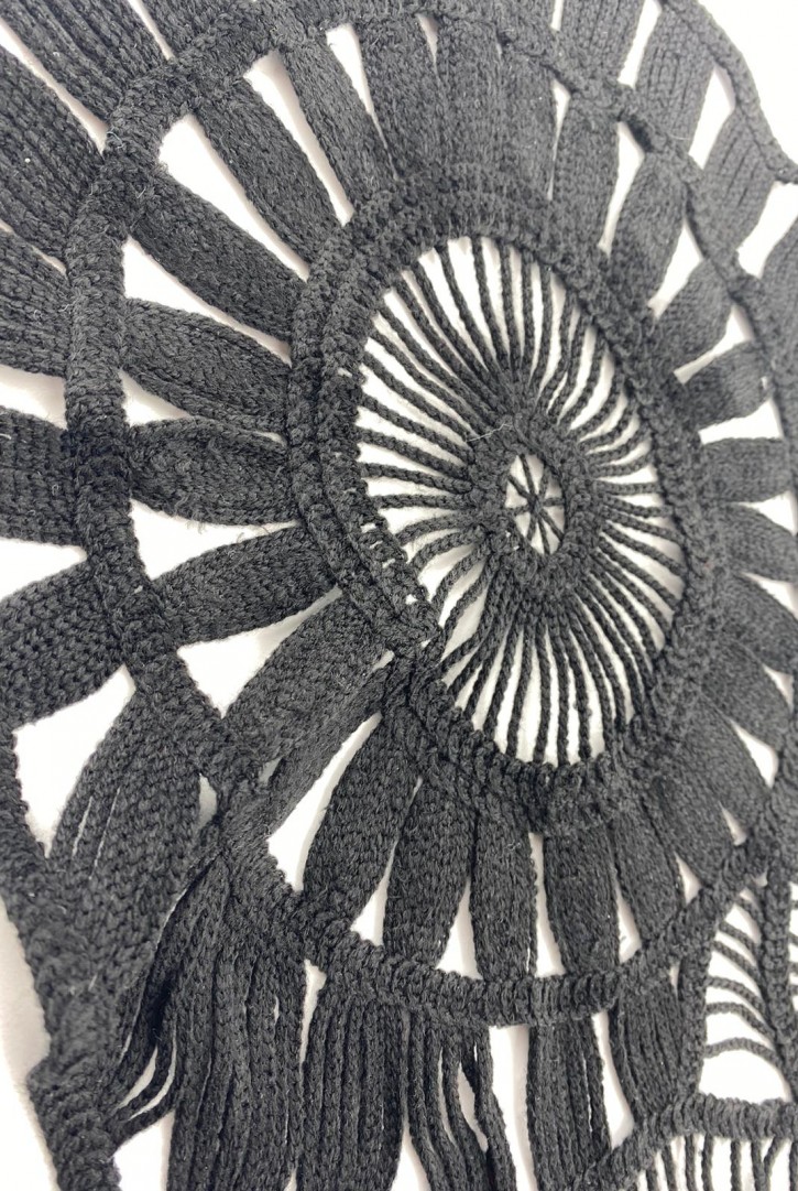 Siyah Akrilik Aplik Yaka