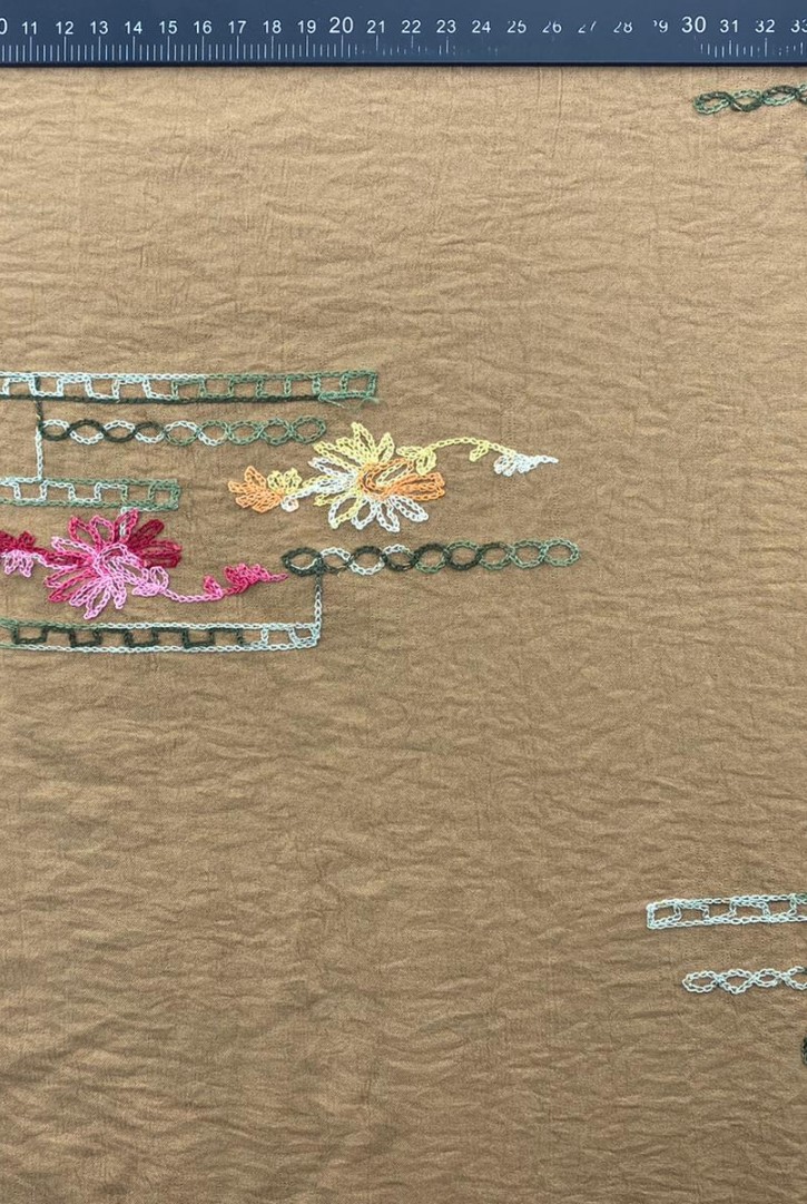 Kahve Zemin Renkli Nakışlı Aerobin Kumaş