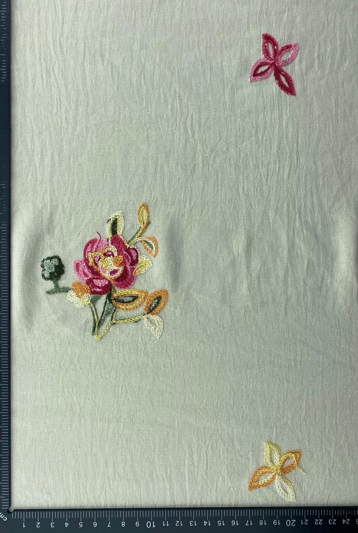 Bej Zemin Üzeri Renkli Nakışlı Aerobin Kumaş