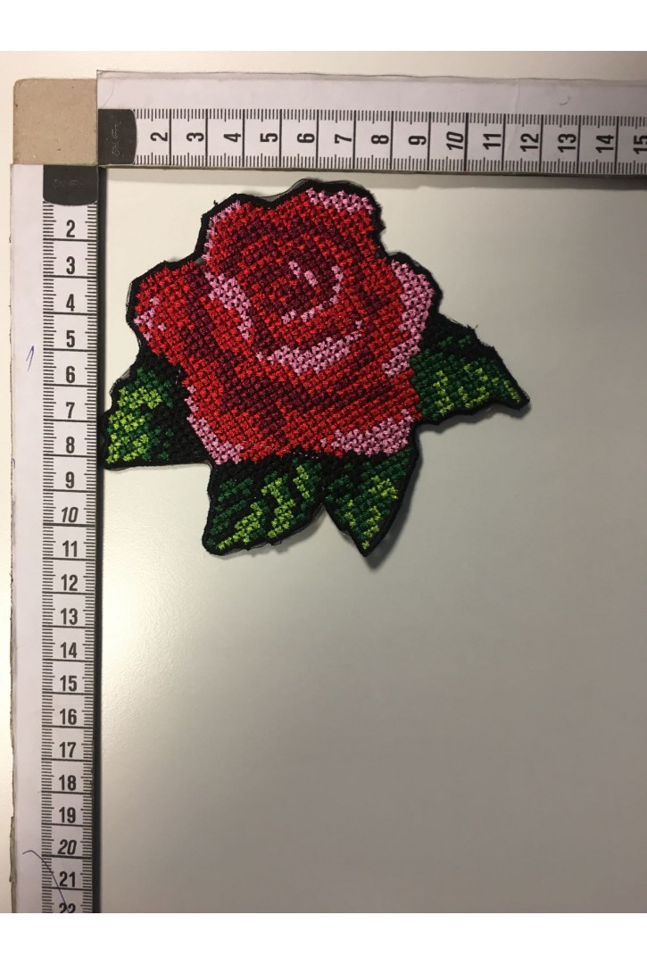 Kırmızı-Yeşil Nakış Aplik, Etamin Üzeri