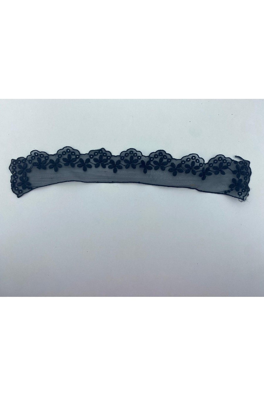 Siyah Organze Üzeri Brode Bant Yaka