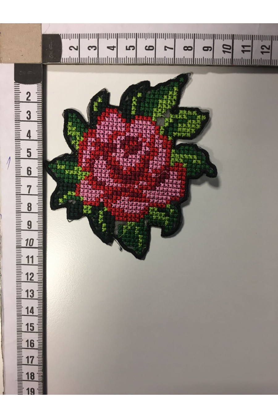 7212-ADET Kırmızı-Pembe-Yeşil Nakışlı Aplik, Etamin Polyester