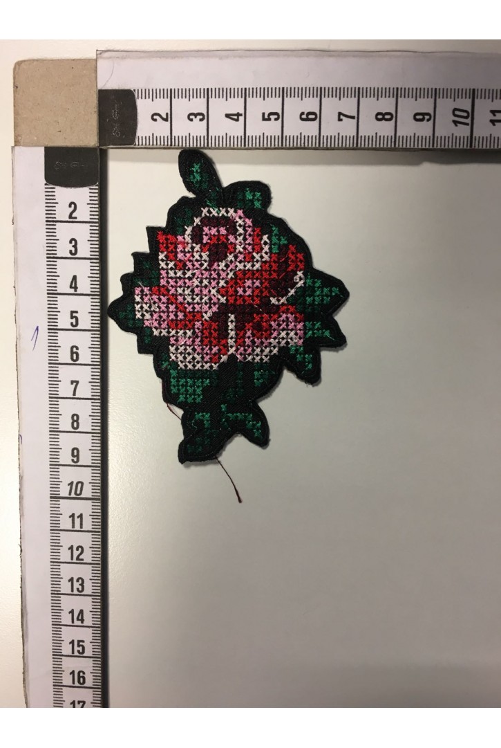 Pembe ve Yeşil Nakışlı Aplik, Etamin Polyester