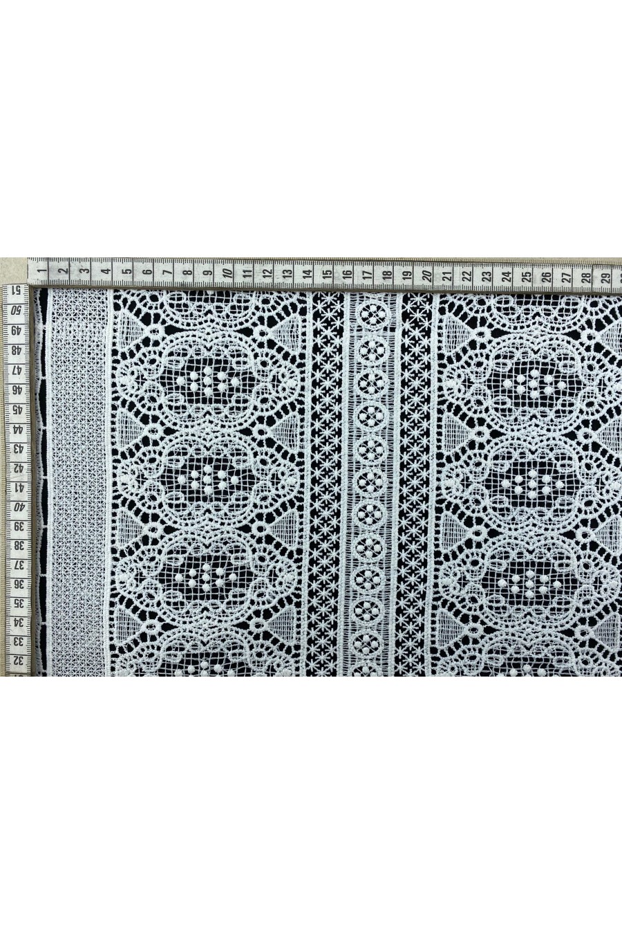 3855-METRE 80 cm Beyaz Mat Polyester İthal Brode Bant