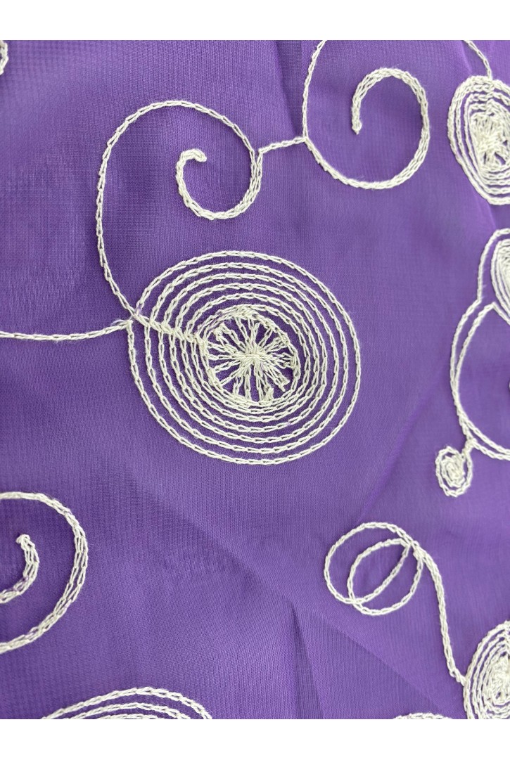 Mor Zemin Üzerine Krem İşlemeli Şifon Brode, 130 cm