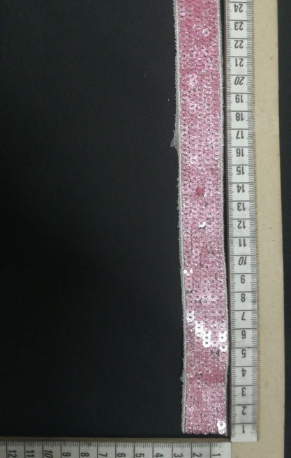 Beyaz Tül Üzerine Pembe Simli Pullu Şerit, 2.5 cm