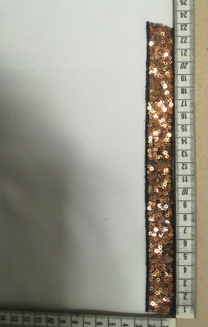 Siyah Tül Üzeri Bakır Pullu Bant, 2 cm