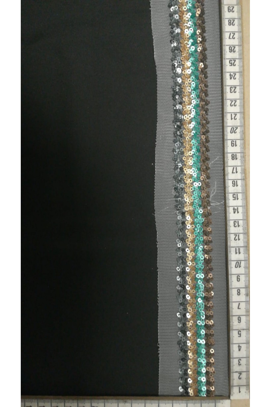 9137-METRE Beyaz Mesh Üzerine Kahverengi-Pullu Şerit, 2.5 cm