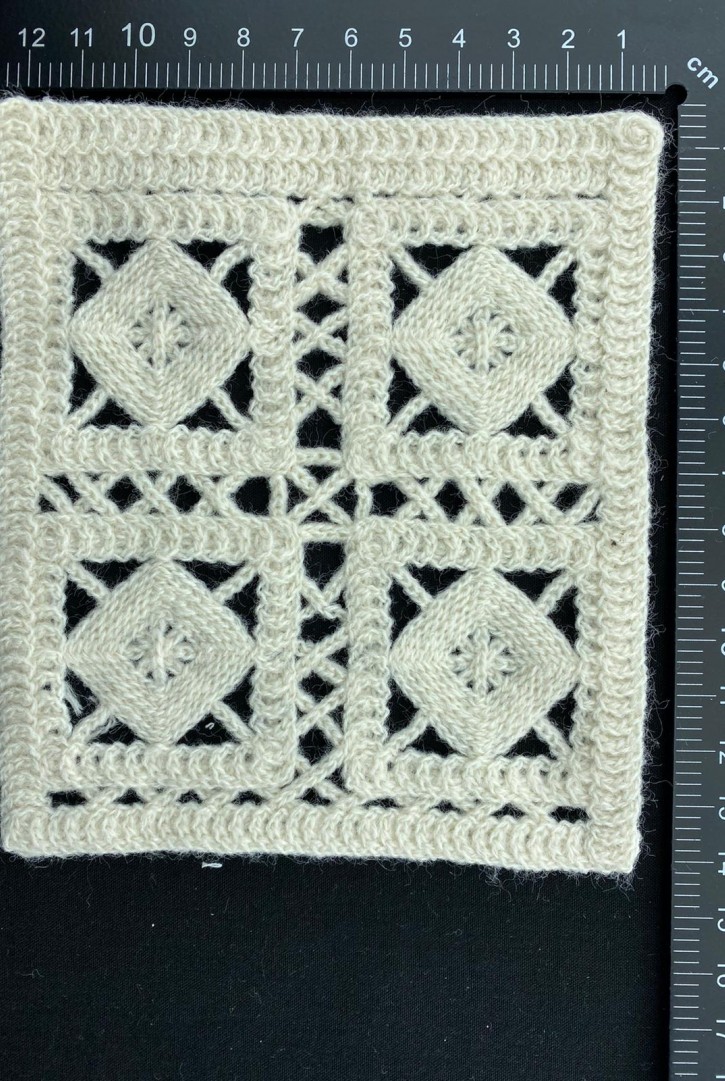 Krem Tığ İşi Akrilik Aplik