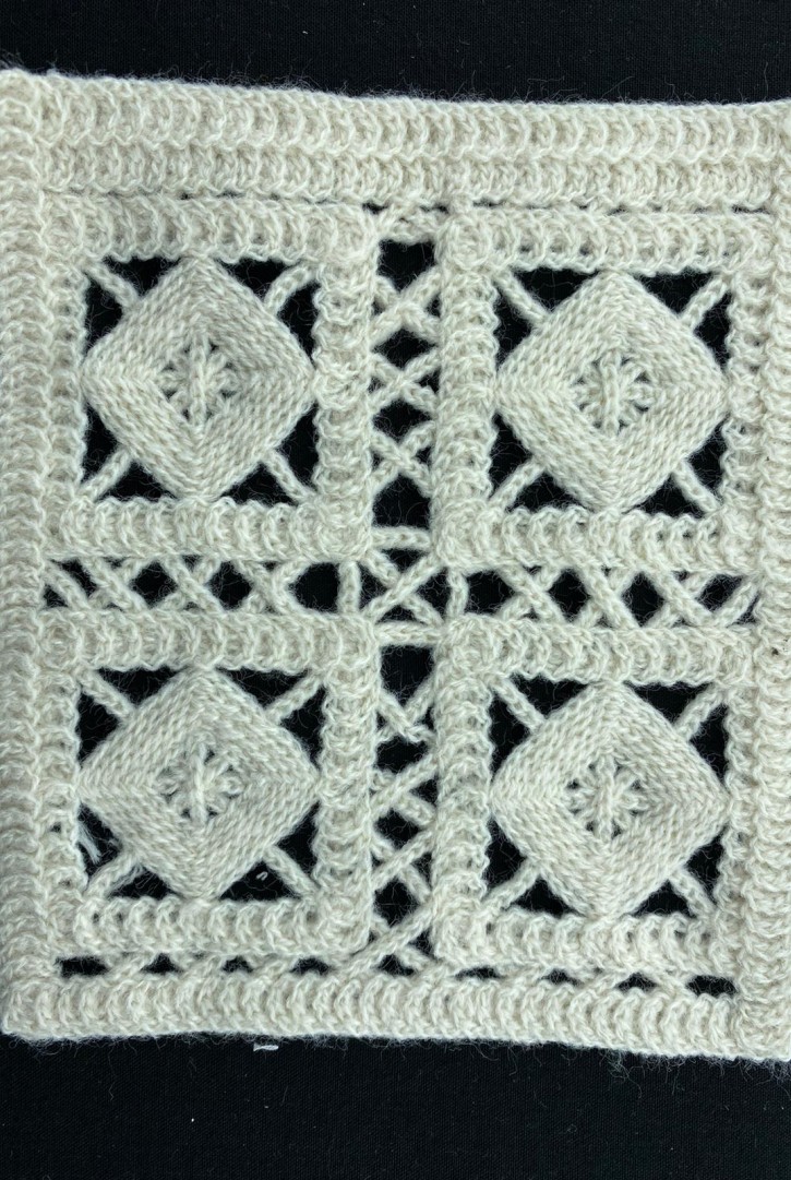 Krem Tığ İşi Akrilik Aplik