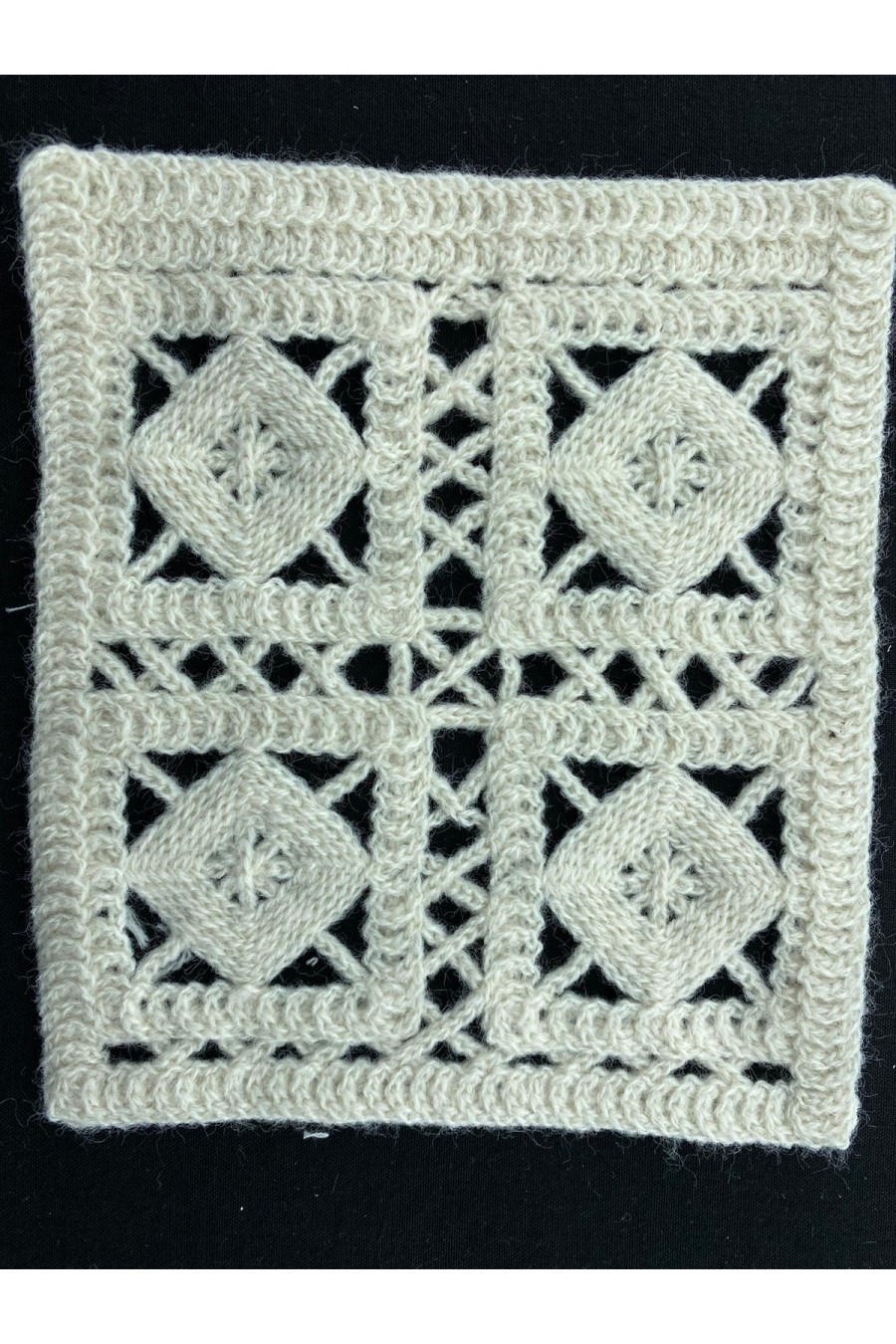 Krem Tığ İşi Akrilik Aplik