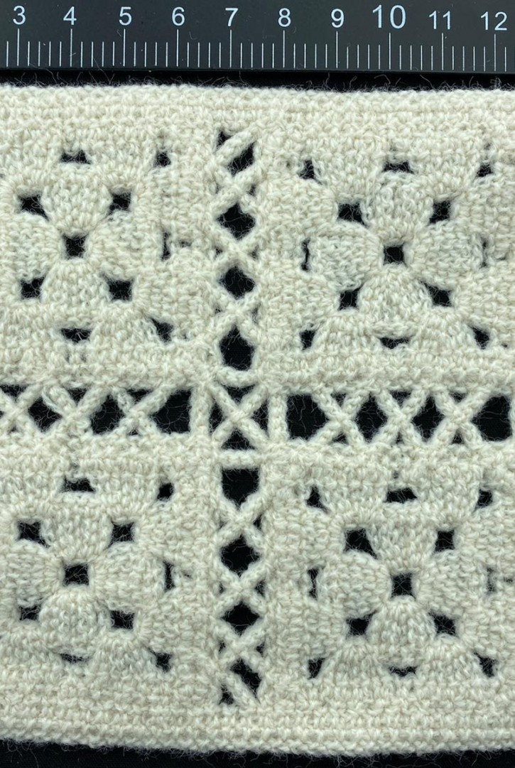 Krem Renk Tığ İşi Akrilik Aplik