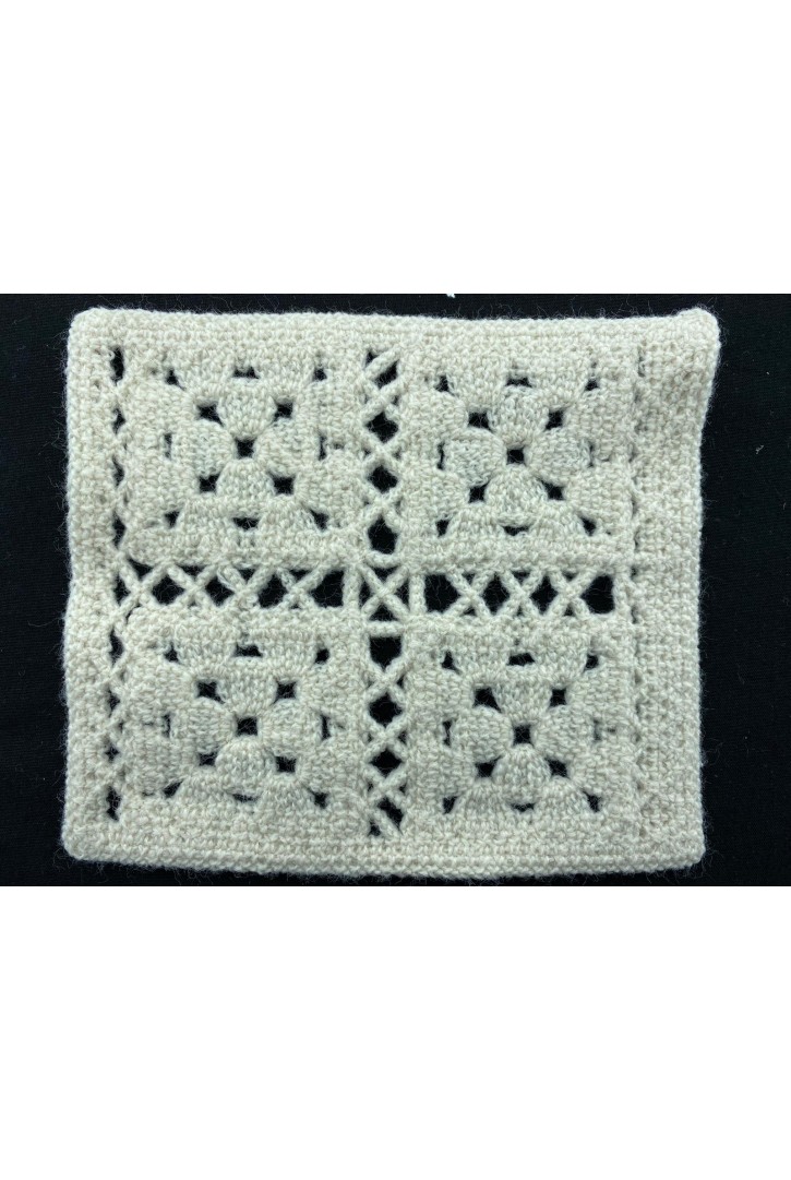 Krem Renk Tığ İşi Akrilik Aplik