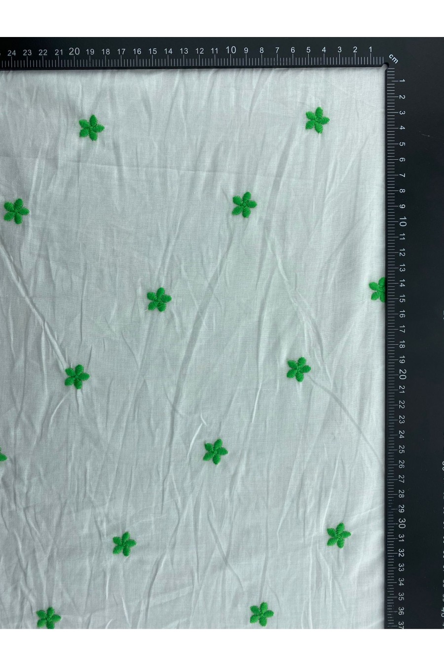 Benetton Yeşil Nakışlı Kasar Brode Kumaş - 135 cm