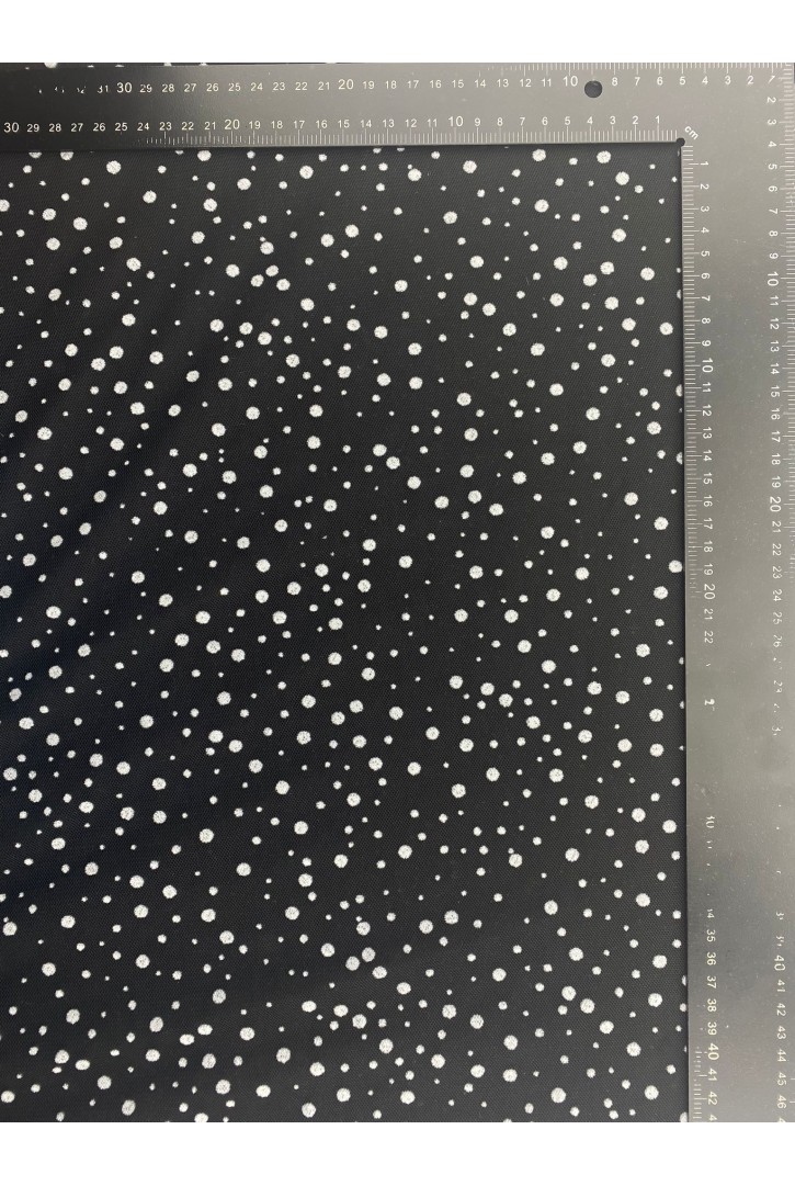 Siyah Zemin Üzerine Beyaz Puantiyeli Flok Baskılı Tül