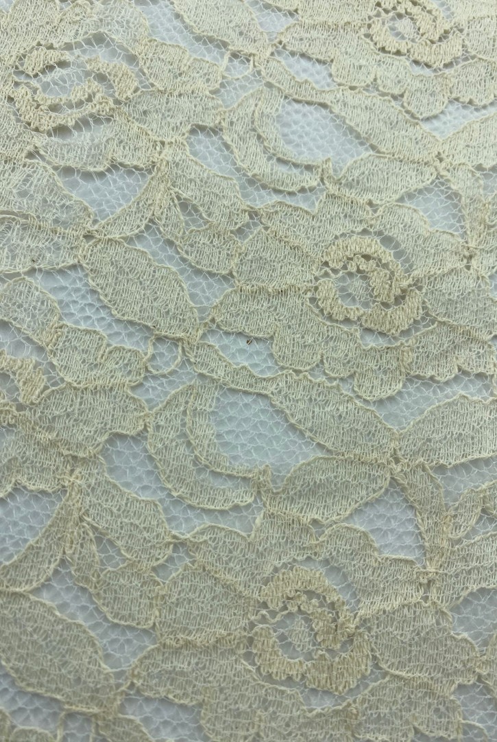 Pamuk Polyester Karışımlı Fiksli Dantel Kumaş