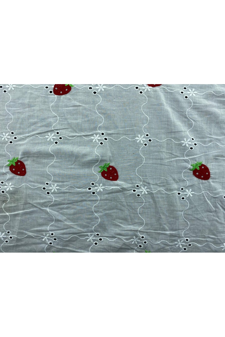 16034-METRE Kırmızı-Yeşil Çilek Nakışlı Vual Brode, Kasar Zemin