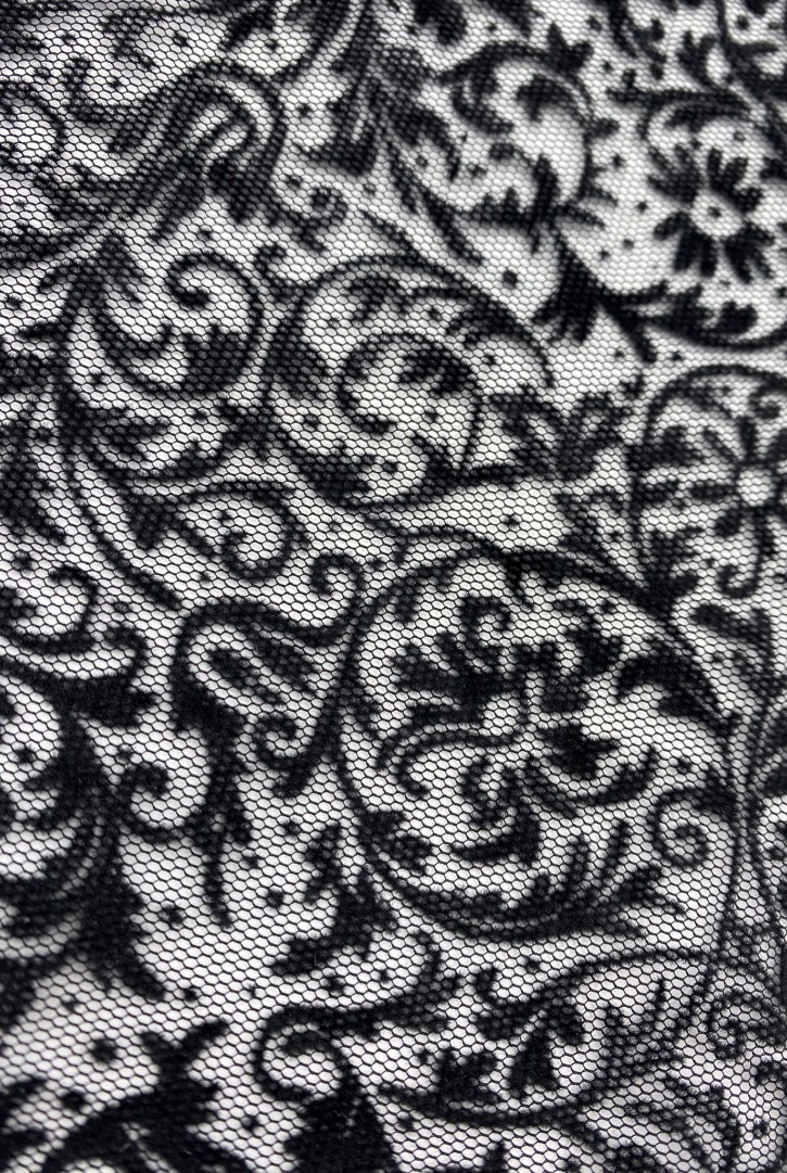 Siyah Flok Baskılı Tül Üzeri Polyester Dantel - 155 cm