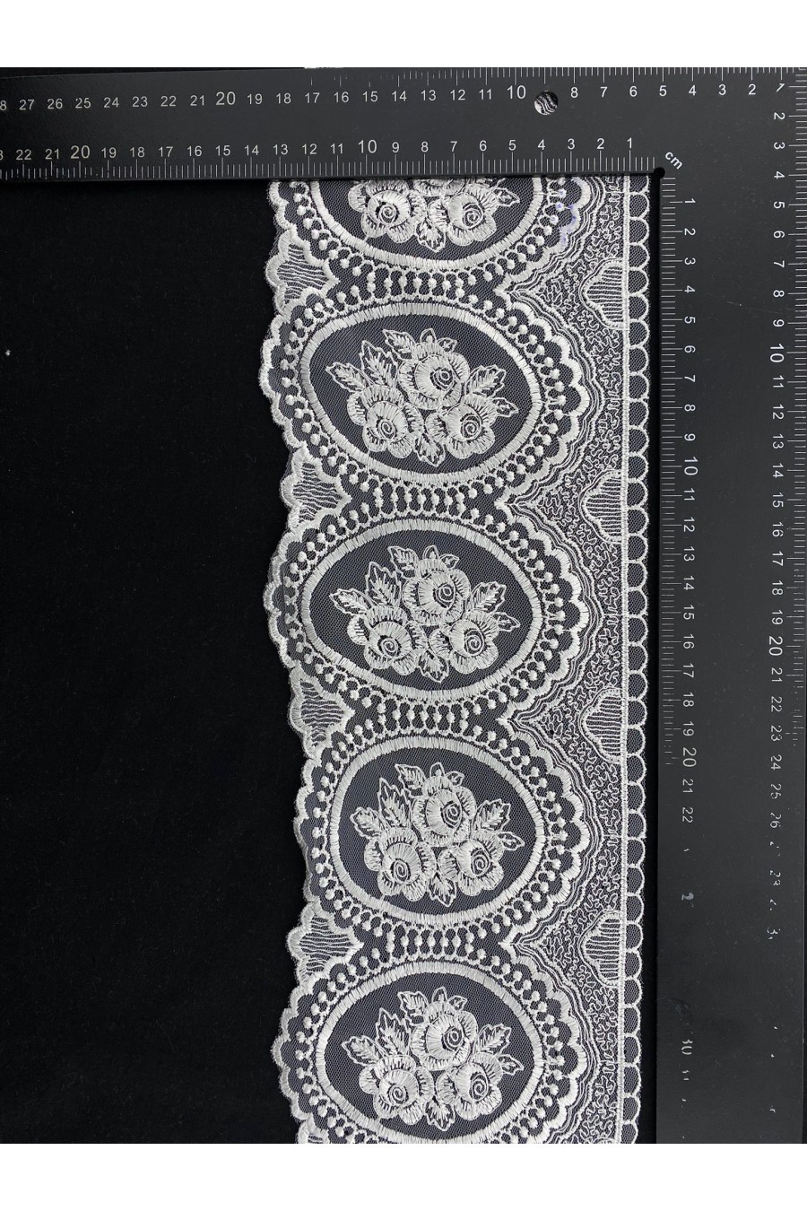 Ham Yapıda Tül Üzeri Brode Bant