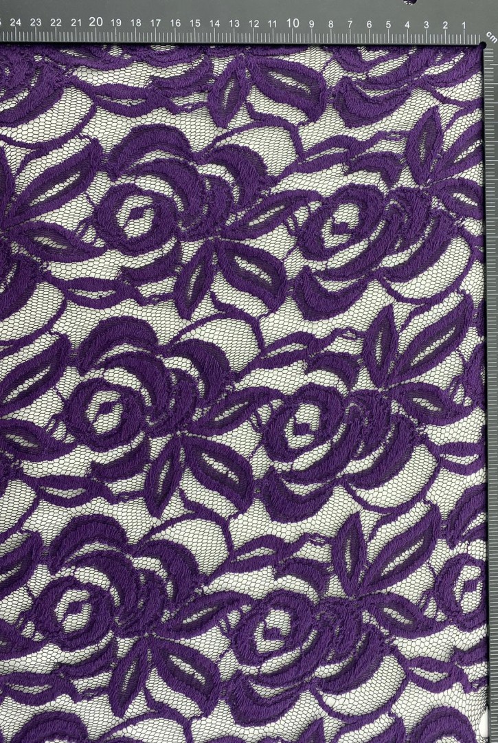 Siyah Zemin Mor Kabartmalı Pamuk Dantel