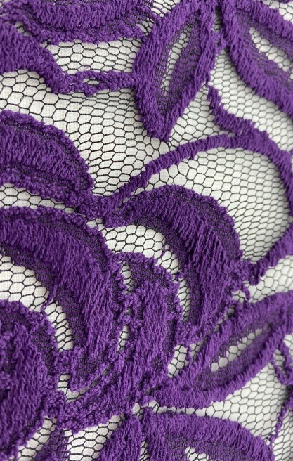 Siyah Zemin Mor Kabartmalı Pamuk Dantel