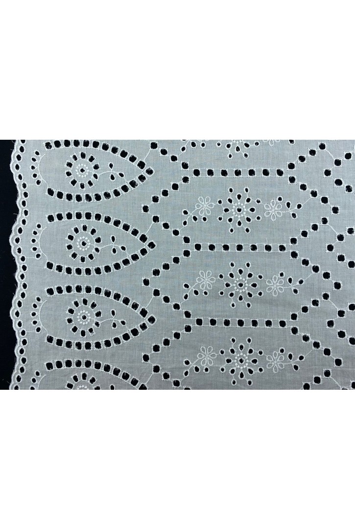 Bohrerli Kasar İşlemli Pamuk Polyester Vual Brode Kumaş