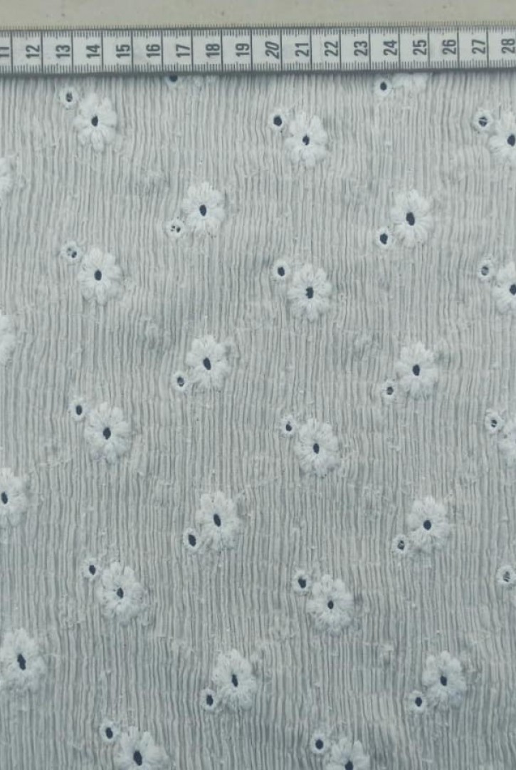 Krem Zemin Ham İpli Polyester Kumaş Üzeri Brode