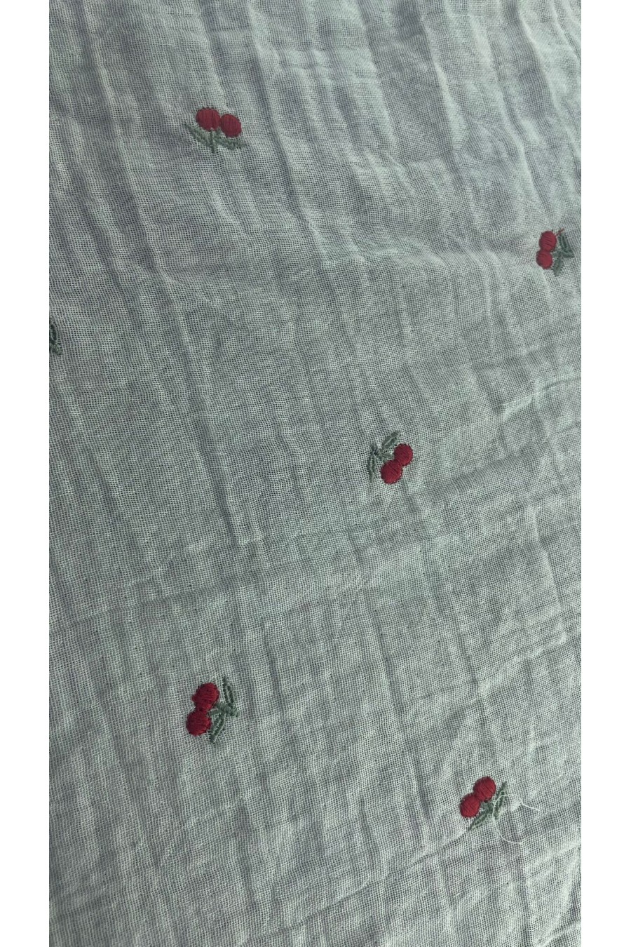 22038 BRODE/YERLİ/LEZ/MÜSLİN/PAMUK POLYESTER/KİRAZ NAKIŞLI/HAM ZEMİN/KIRMIZI-YEŞİL KİRAZ NAKIŞ