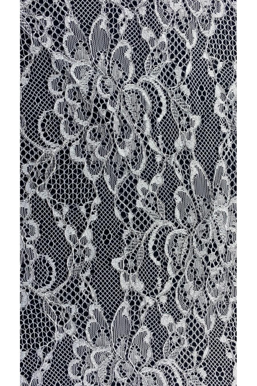 Gümüş Kordlu Beyaz Zemin Dantel