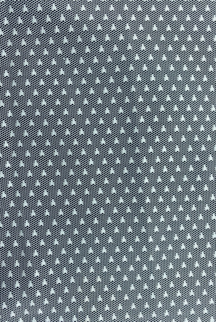 Kahverengi Broş, Aksesuar