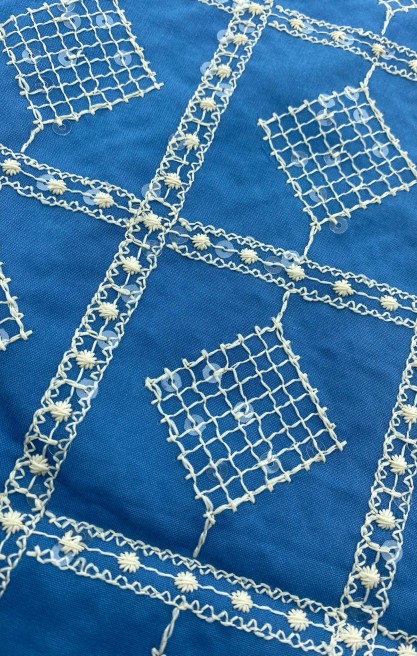 21645 BRODE/YERLİ/VUAL/LEZ/PAMUK POLYESTER/PULLU/MAVİ ZEMİN/HAM İP/153 CM