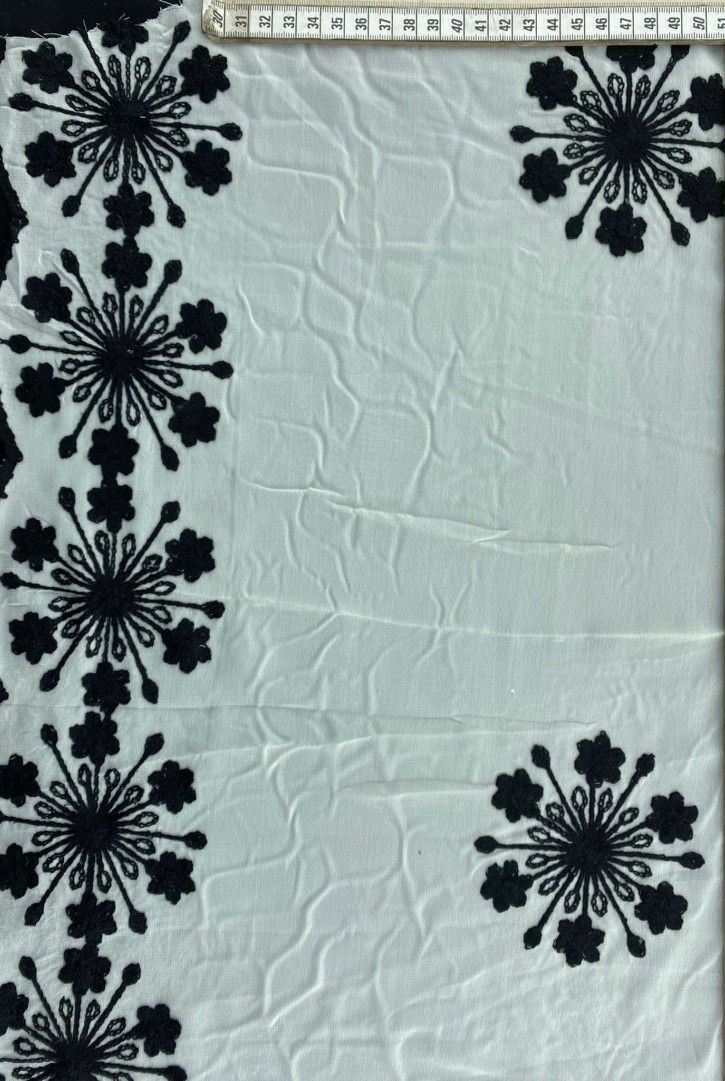 Siyah İpli Krem Zemin Şifon Üzeri Polyester İthal Brode, Tek Su Yolu