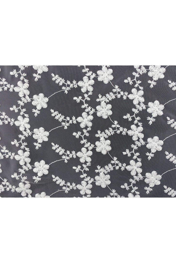 Beyaz Pamuk Polyester Brode, Tül Üzeri