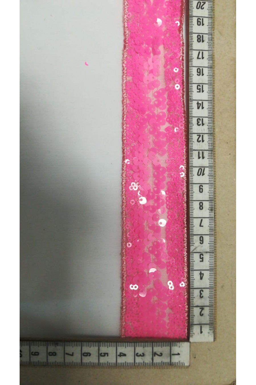 9135-METRE Neon Pembe Pullu Şerit, 4 cm