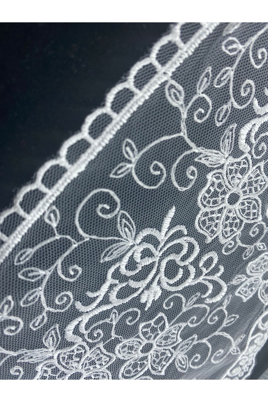 Tül Üzeri Ham Brode Bant, Yerli